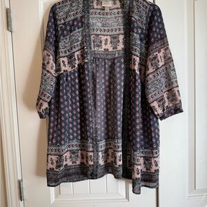 Knox Rose Floral Patterned Kimono in Blue and Pink